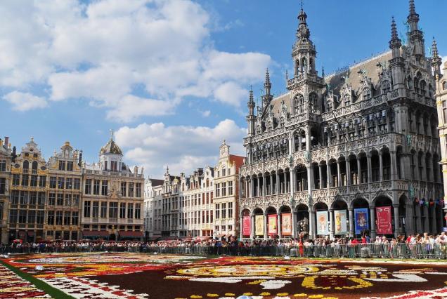 CIRCUIT BENELUX (avion) Plecari:08.05/19.06/07.08/25.09